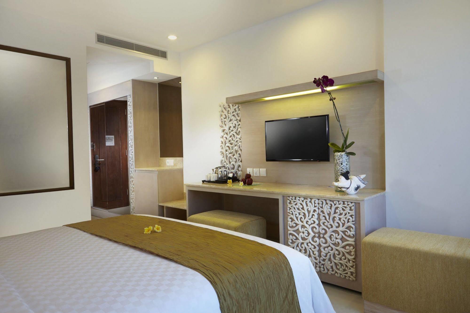 Kuta Angel Hotel - Luxurious Living Exterior photo