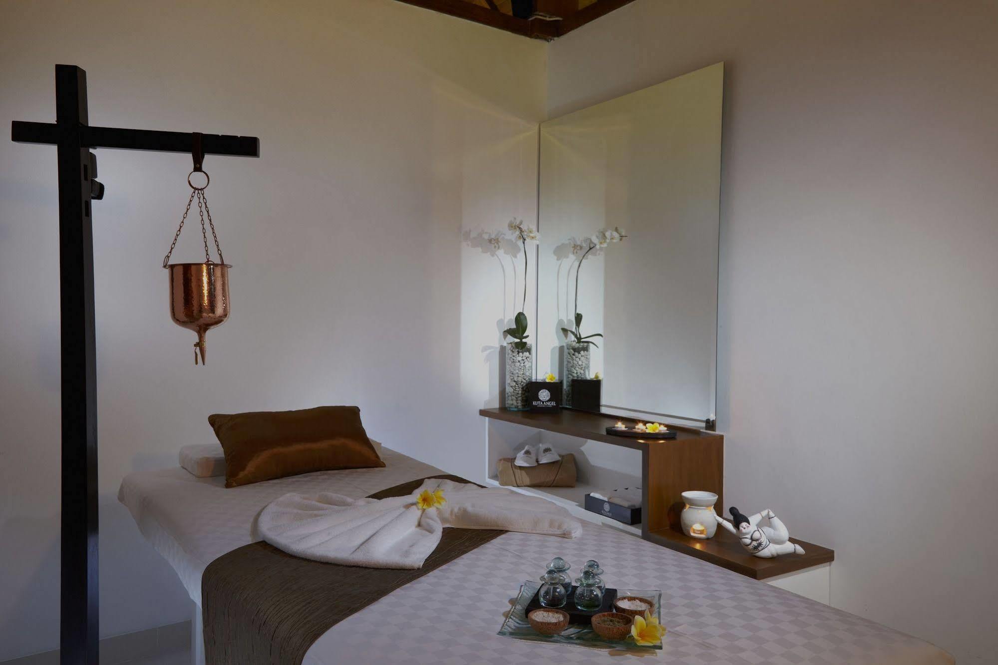 Kuta Angel Hotel - Luxurious Living Exterior photo