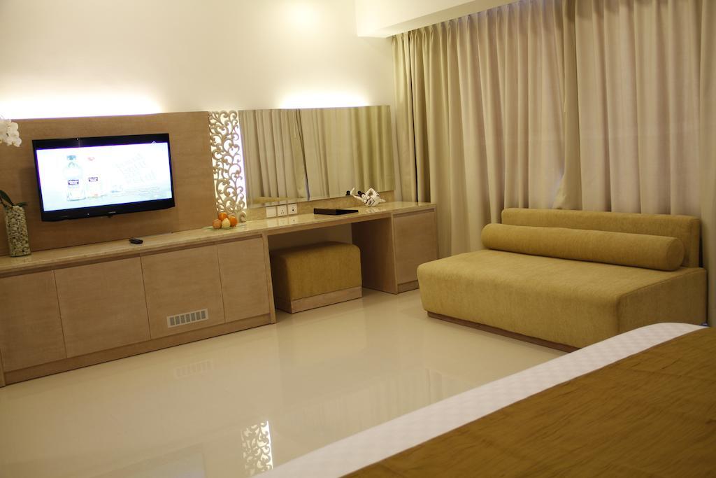 Kuta Angel Hotel - Luxurious Living Exterior photo