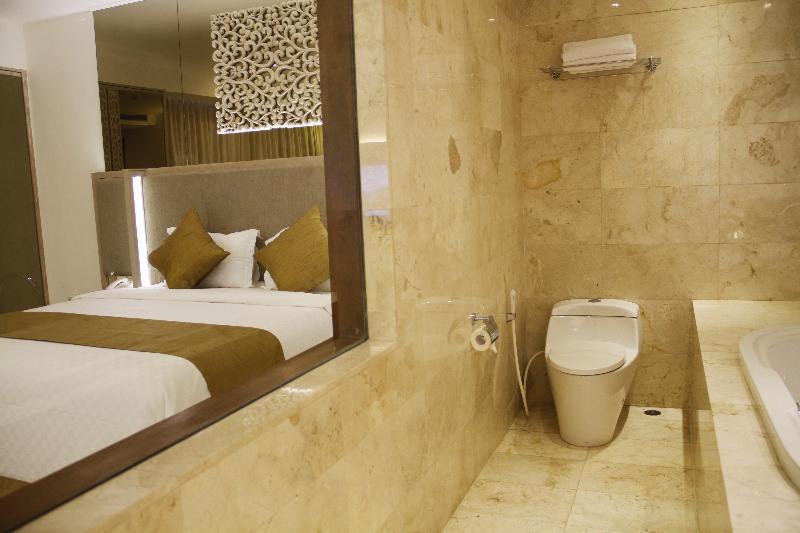 Kuta Angel Hotel - Luxurious Living Exterior photo